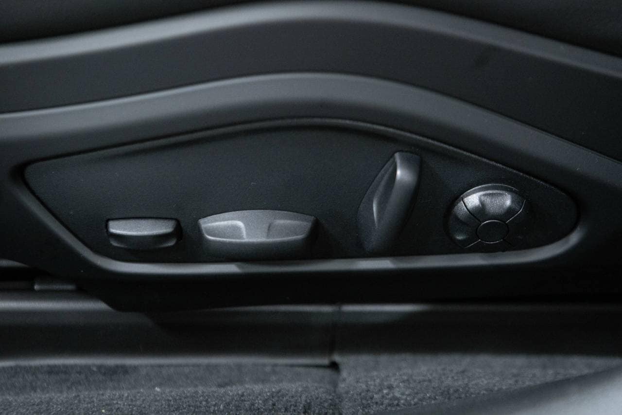 Thumbnail: 2026 Porsche Panamera - 24