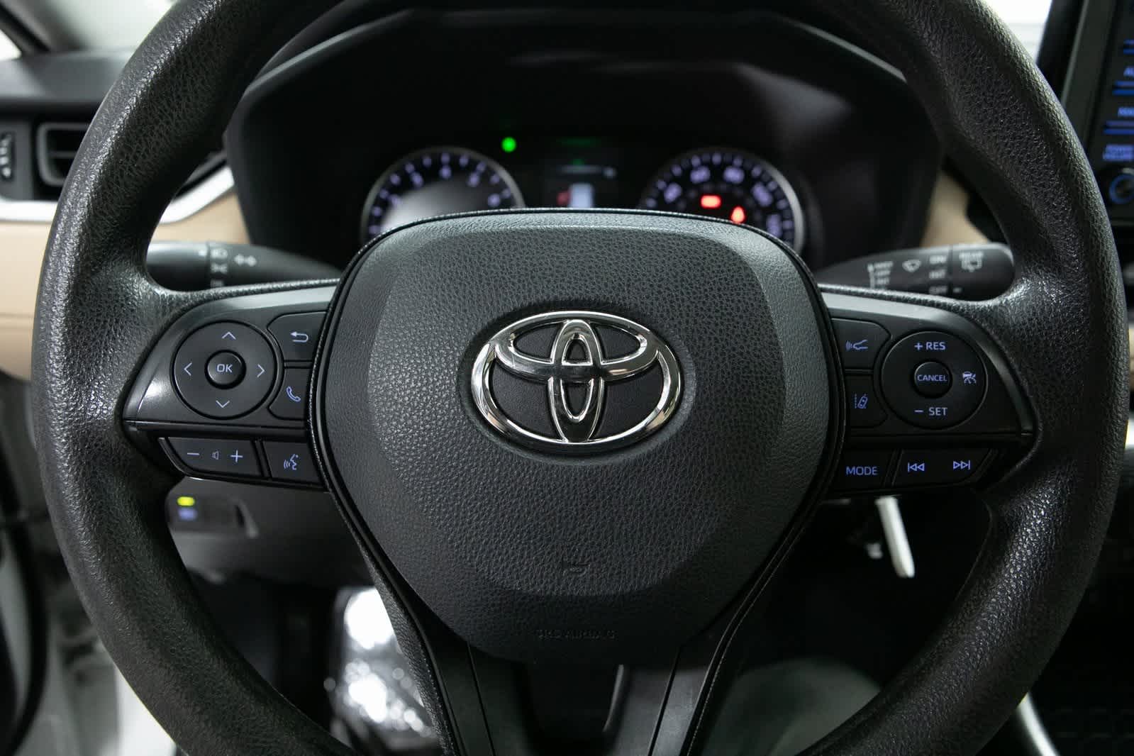 Thumbnail: 2021 Toyota RAV4 - 14