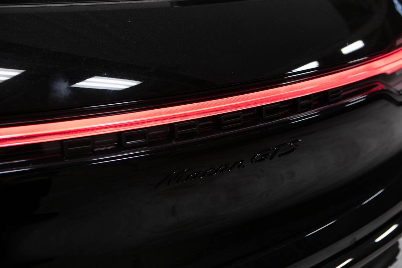 Thumbnail: 2026 Porsche Macan - 15