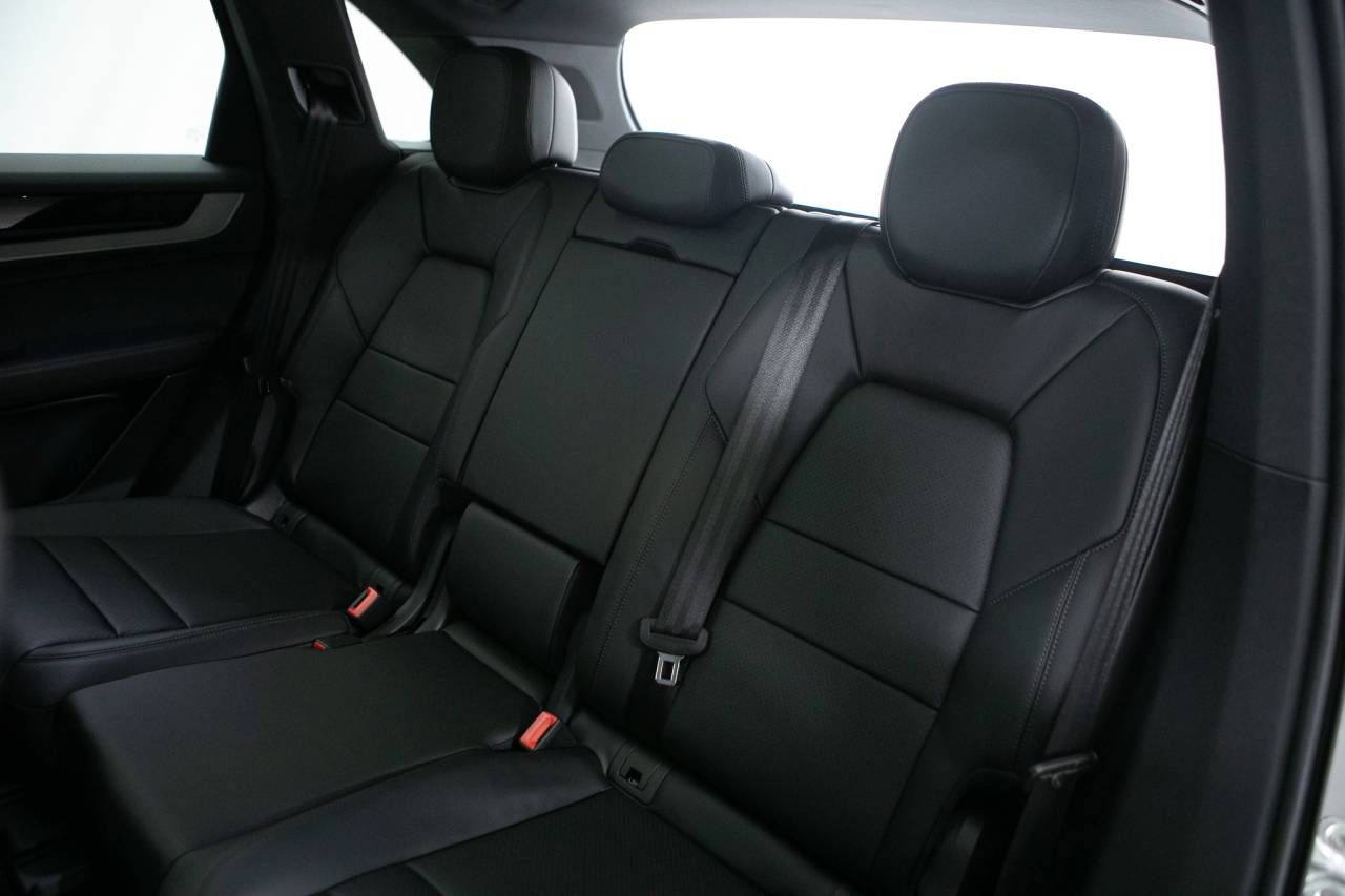 Thumbnail: 2026 Porsche Cayenne - 35