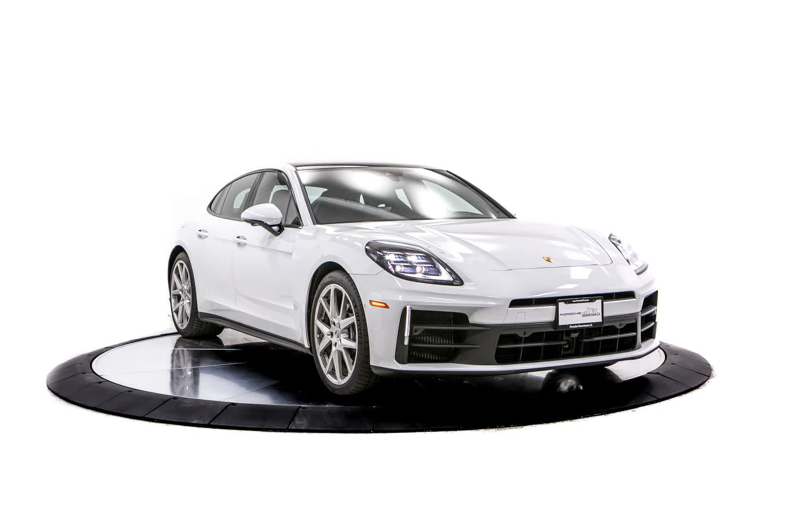 Thumbnail: 2024 Porsche Panamera - 9