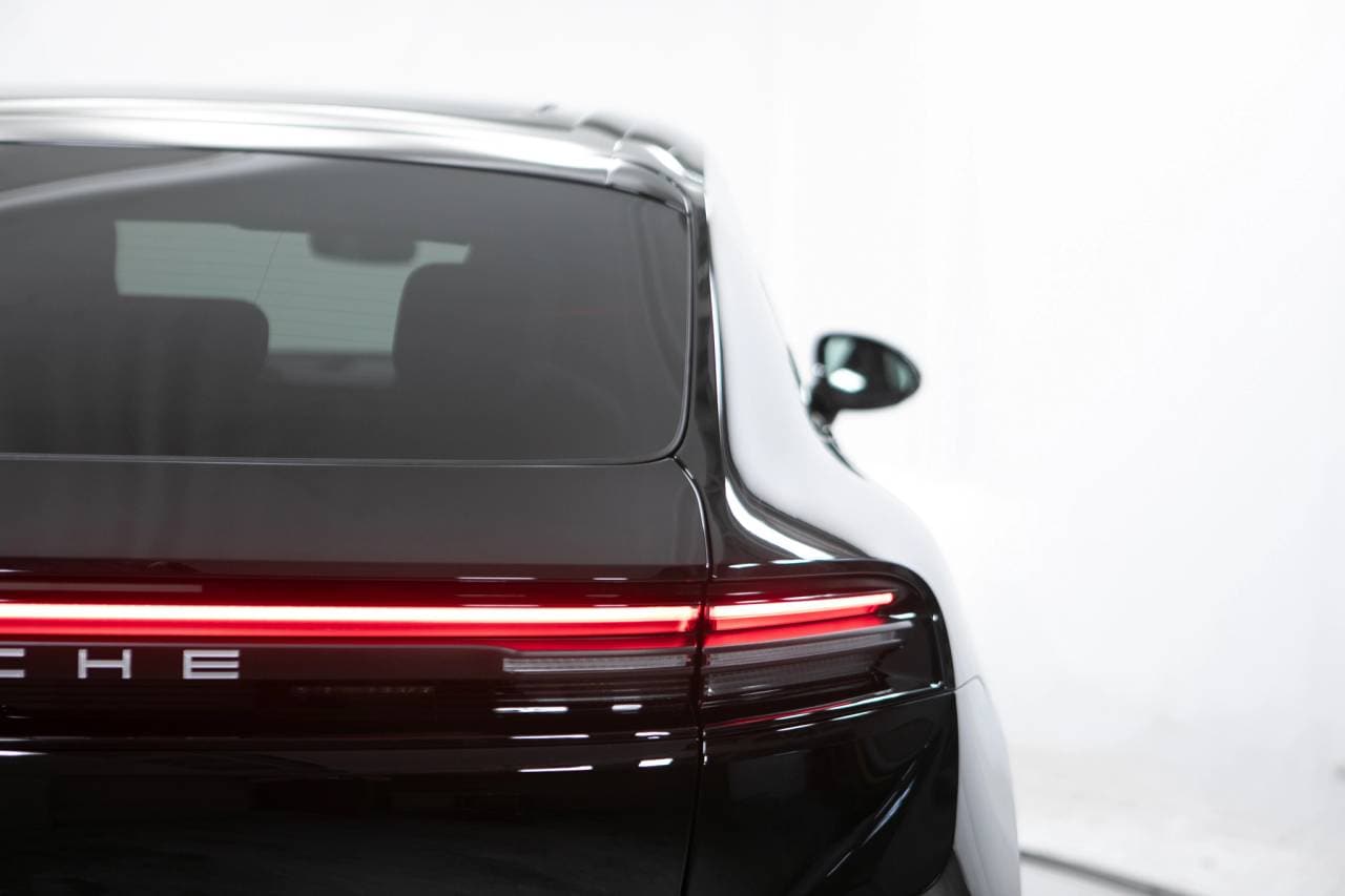 Thumbnail: 2026 Porsche Macan - 18
