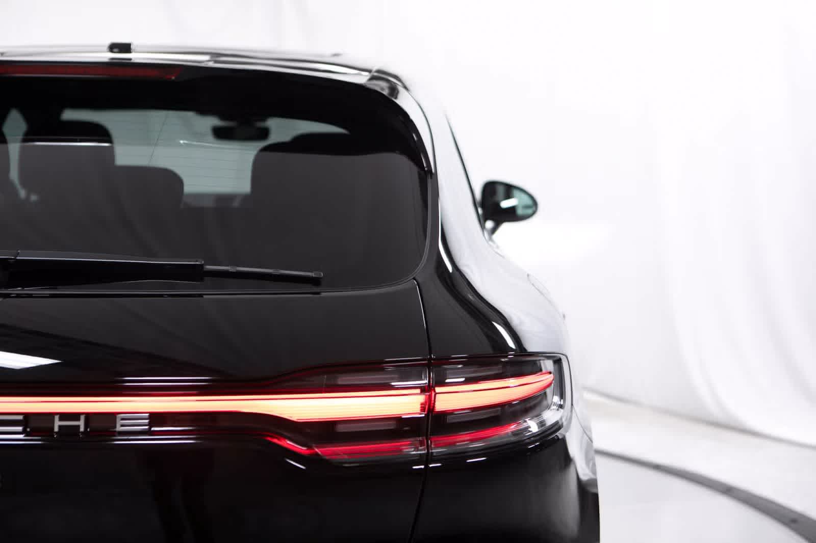 Thumbnail: 2026 Porsche Macan - 21
