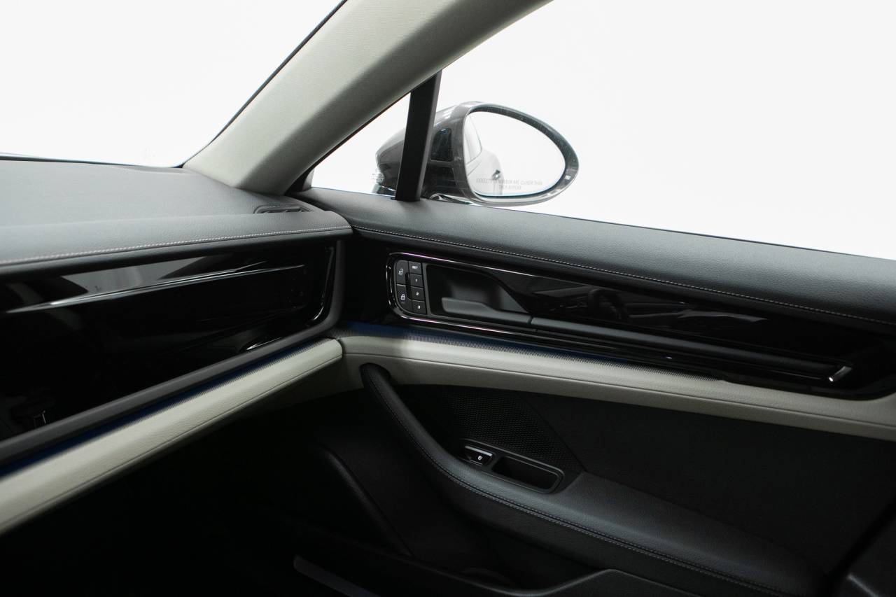 Thumbnail: 2026 Porsche Panamera - 34