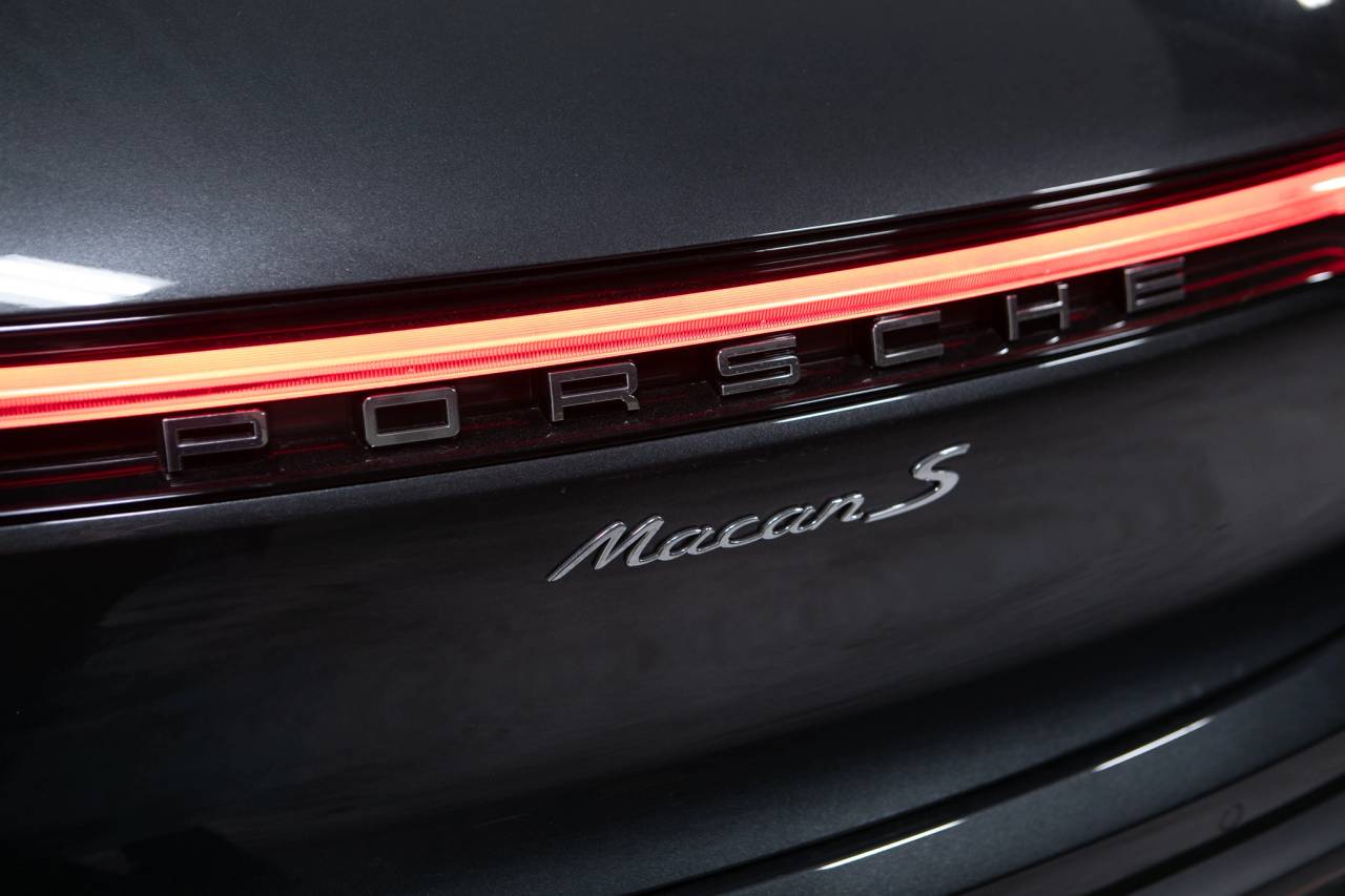 Thumbnail: 2026 Porsche Macan - 16