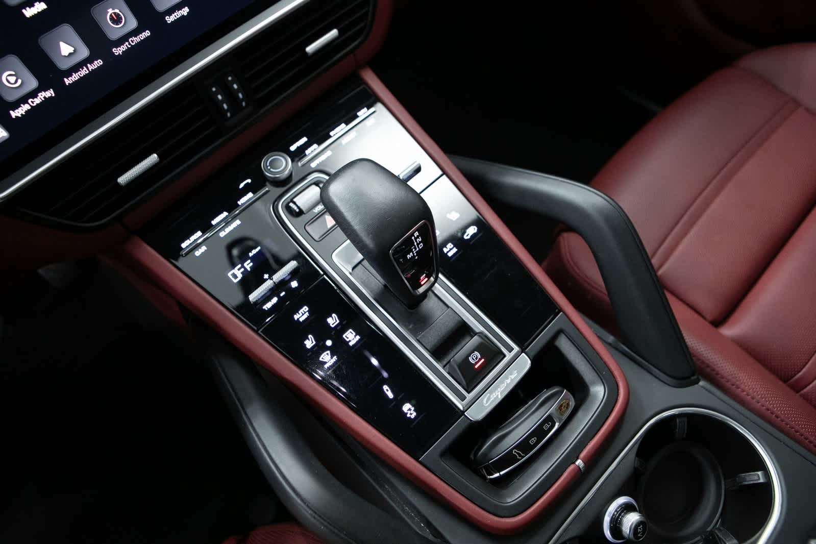 Thumbnail: 2022 Porsche Cayenne - 21