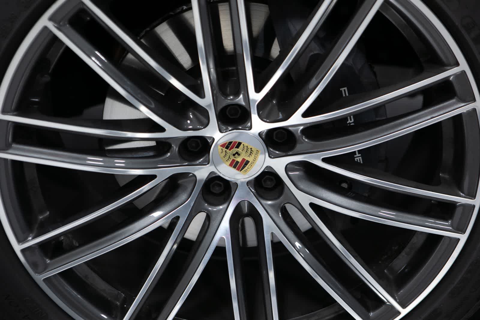 Thumbnail: 2026 Porsche Macan - 10