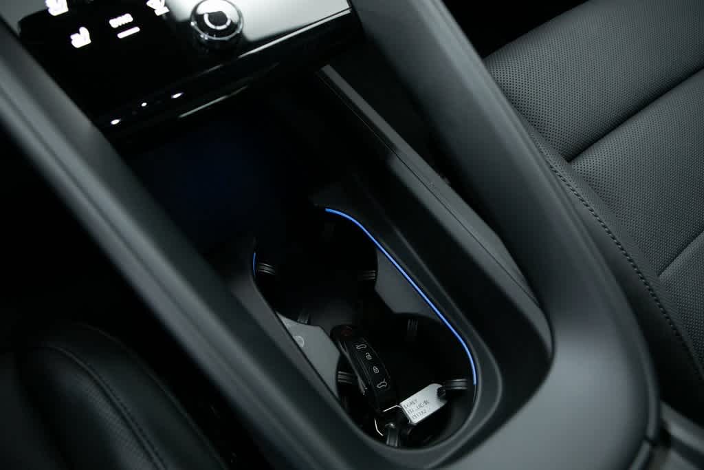 Thumbnail: 2025 Porsche Macan - 23