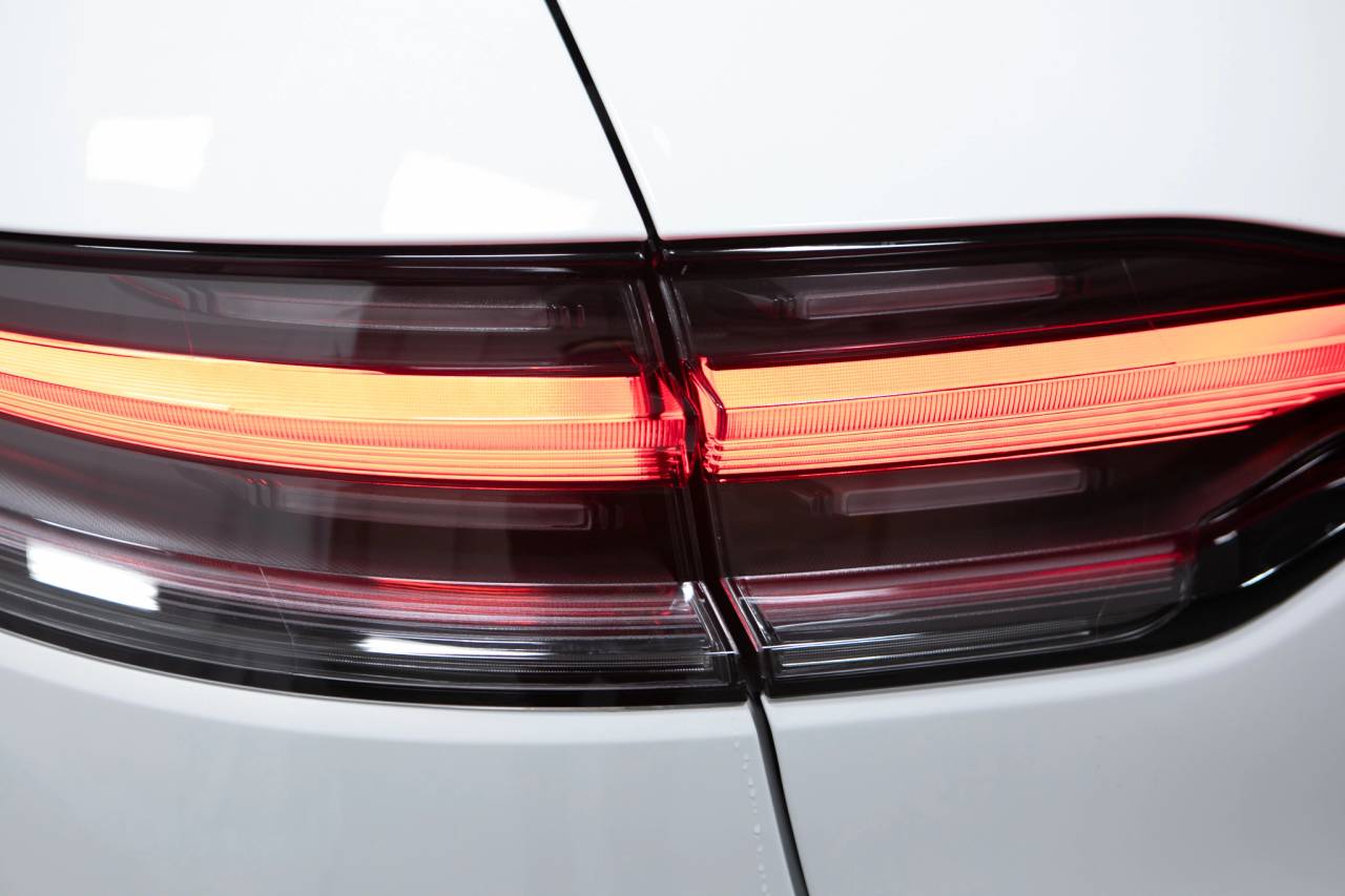 Thumbnail: 2026 Porsche Macan - 16