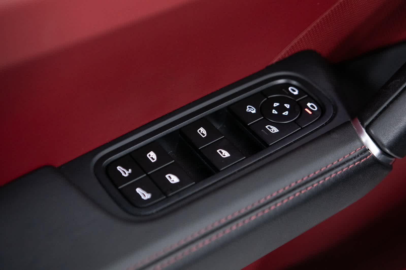 Thumbnail: 2023 Porsche Cayenne - 18