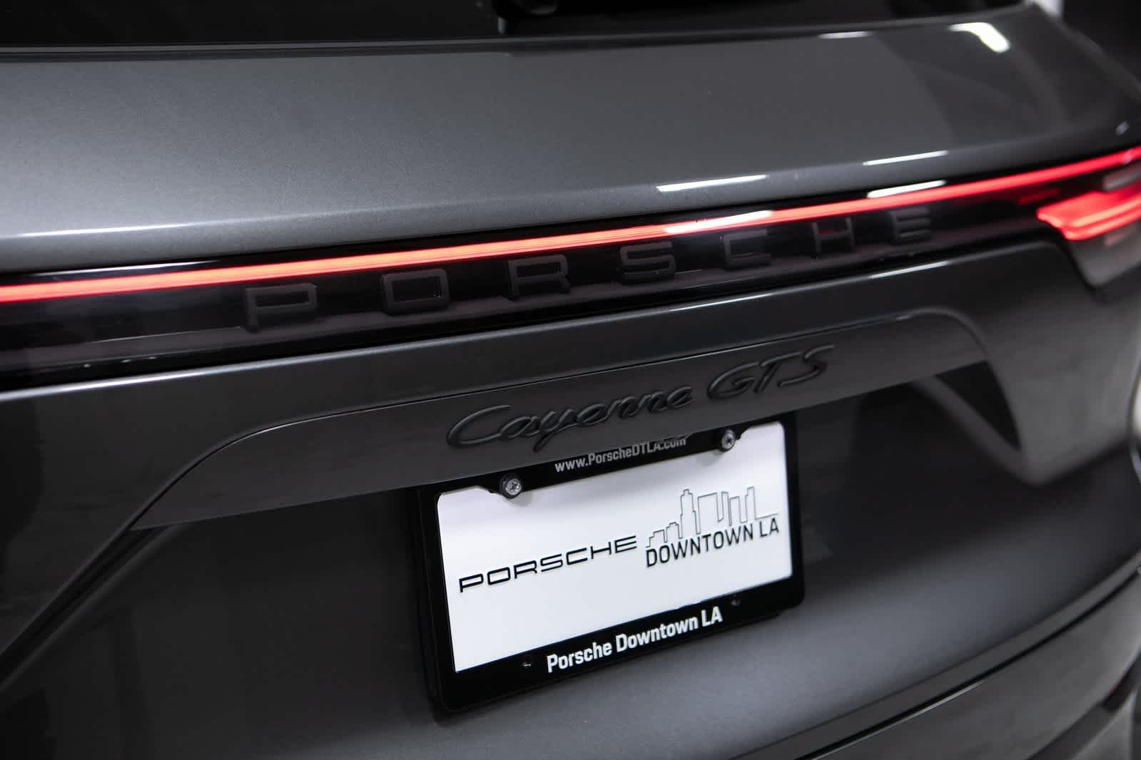 Thumbnail: 2023 Porsche Cayenne - 36