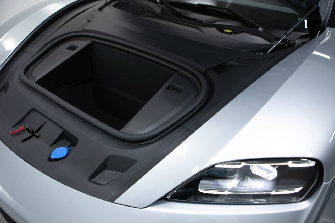 Thumbnail: 2025 Porsche Taycan - 38