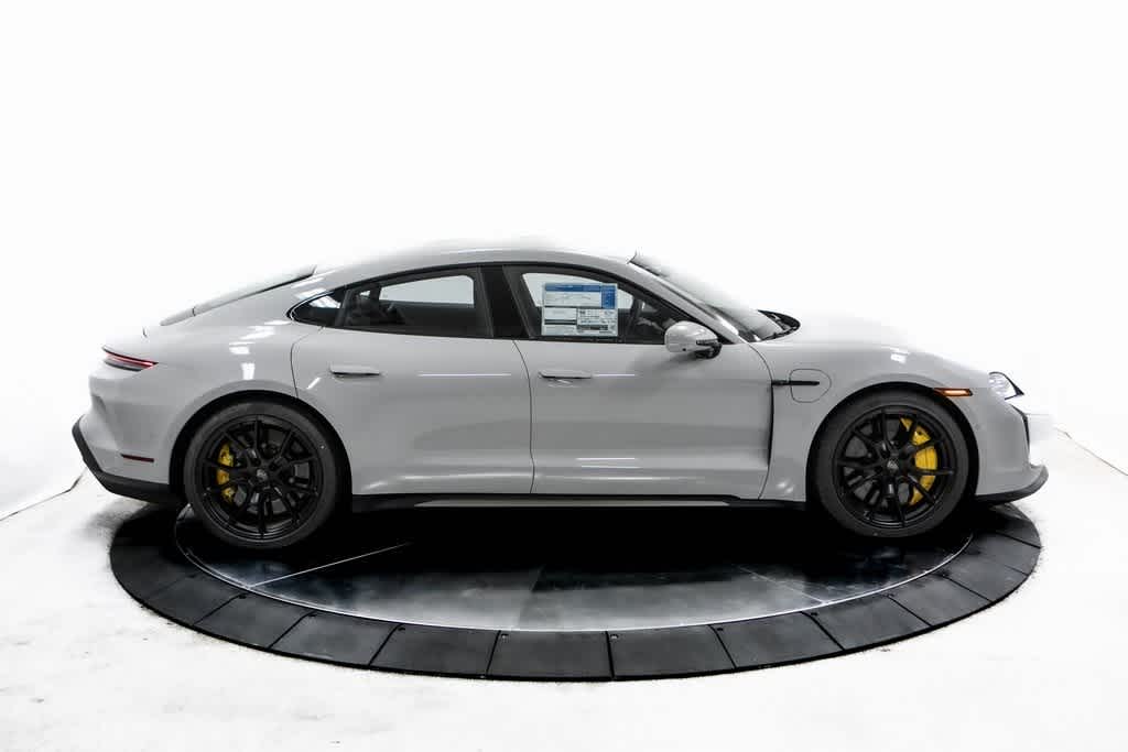 Thumbnail: 2025 Porsche Taycan - 8