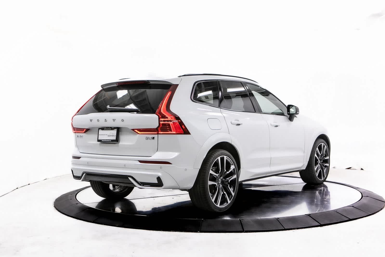 Thumbnail: 2024 Volvo XC60 - 7
