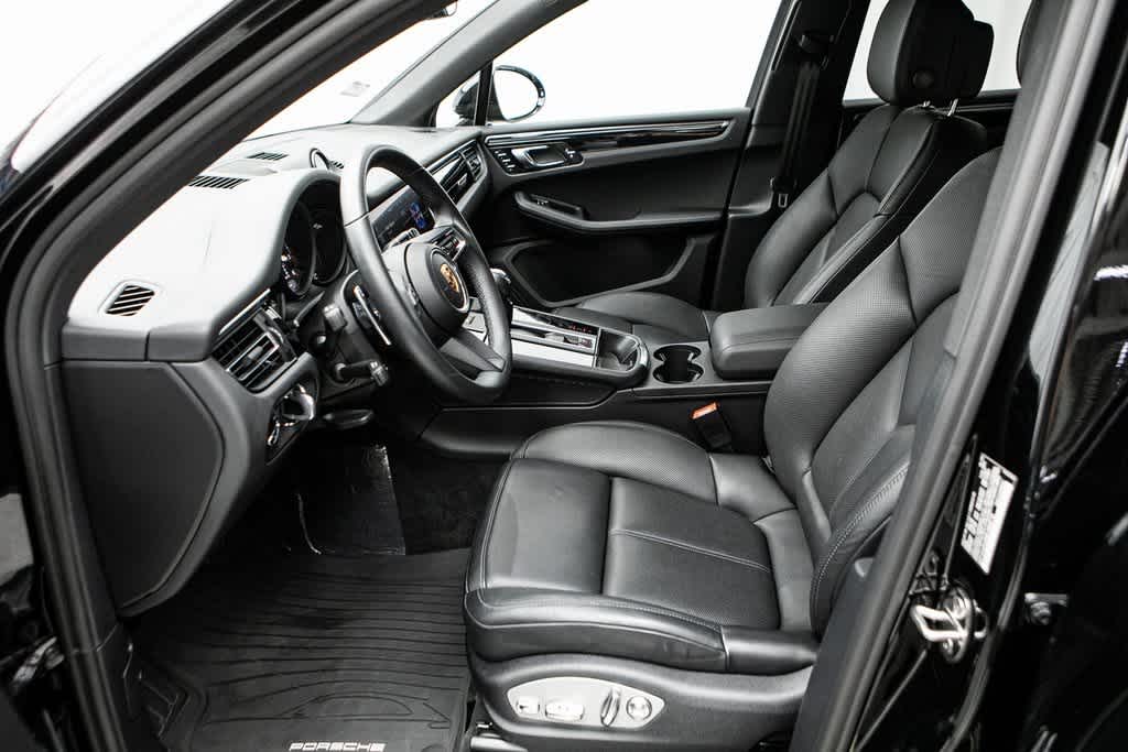 Thumbnail: 2024 Porsche Macan - 18