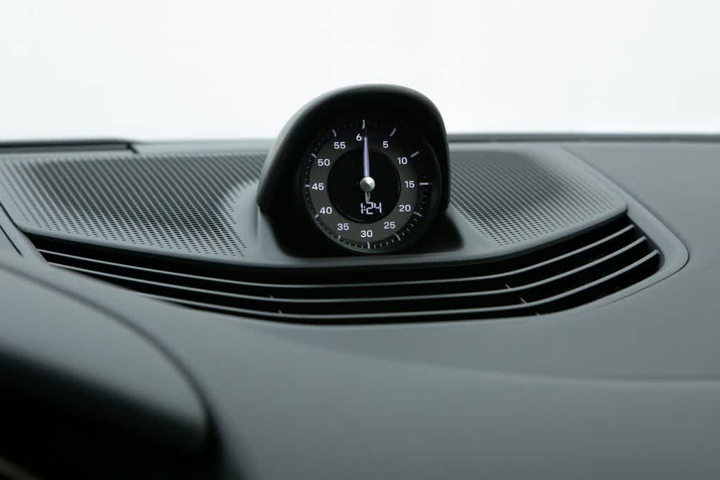 Thumbnail: 2025 Porsche Taycan - 36