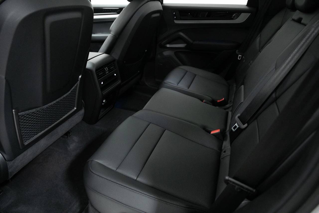 Thumbnail: 2025 Porsche Cayenne - 35