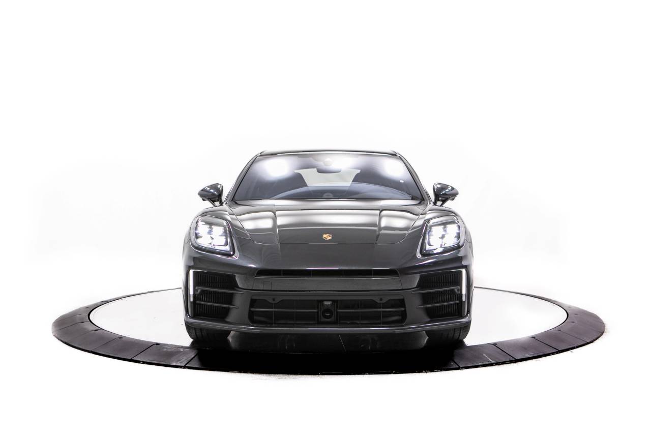 Thumbnail: 2026 Porsche Panamera - 10