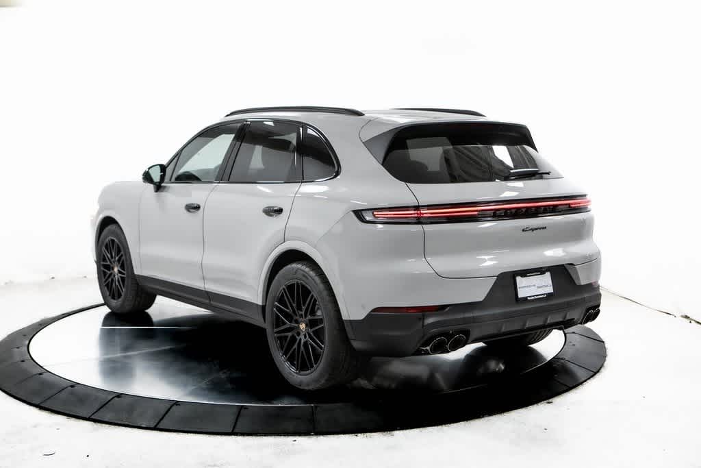 Thumbnail: 2025 Porsche Cayenne - 3