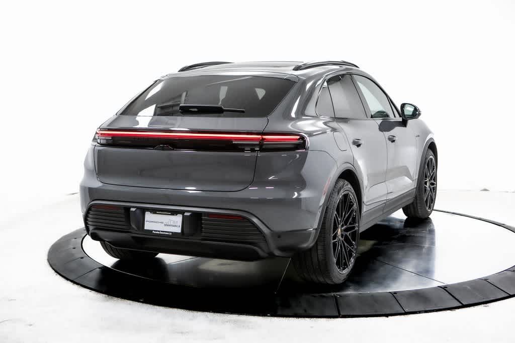 Thumbnail: 2025 Porsche Macan - 7