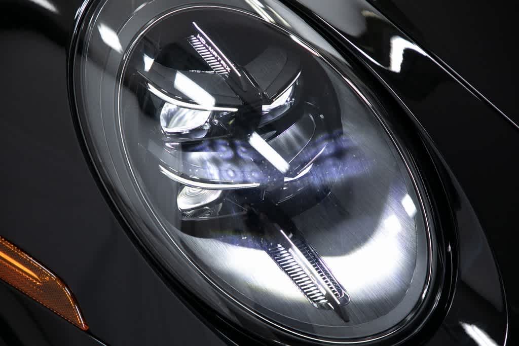 Thumbnail: 2025 Porsche 911 - 30