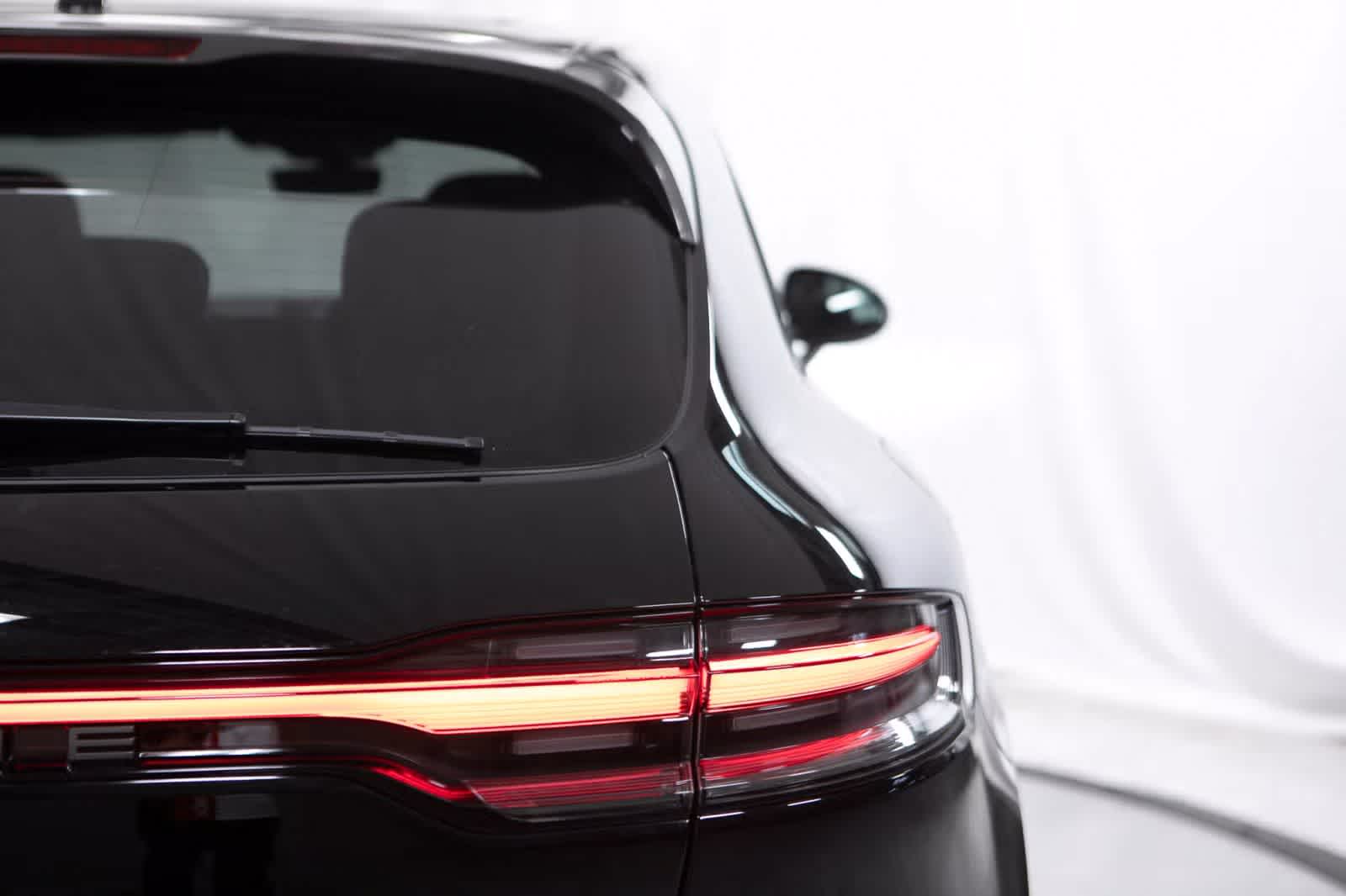 Thumbnail: 2026 Porsche Macan - 21