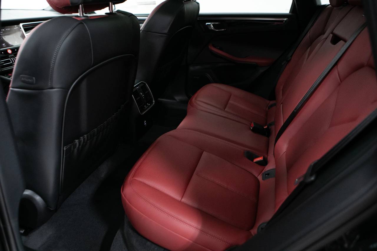 Thumbnail: 2026 Porsche Macan - 34