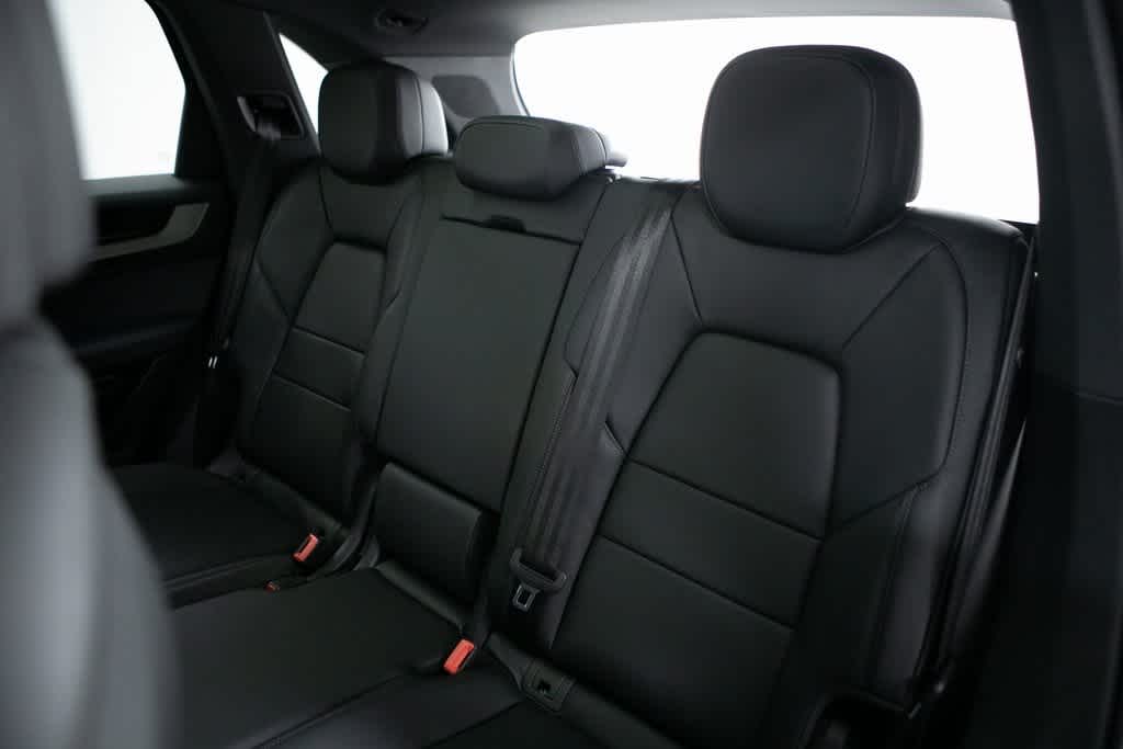 Thumbnail: 2025 Porsche Cayenne - 34