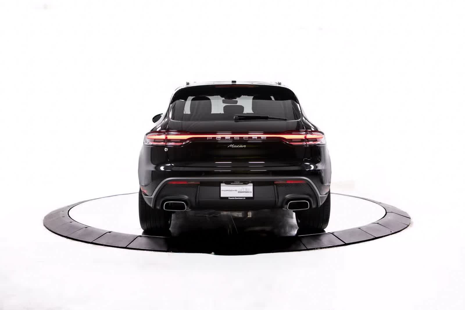 Thumbnail: 2026 Porsche Macan - 6