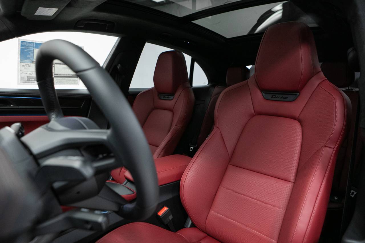 Thumbnail: 2026 Porsche Macan - 5