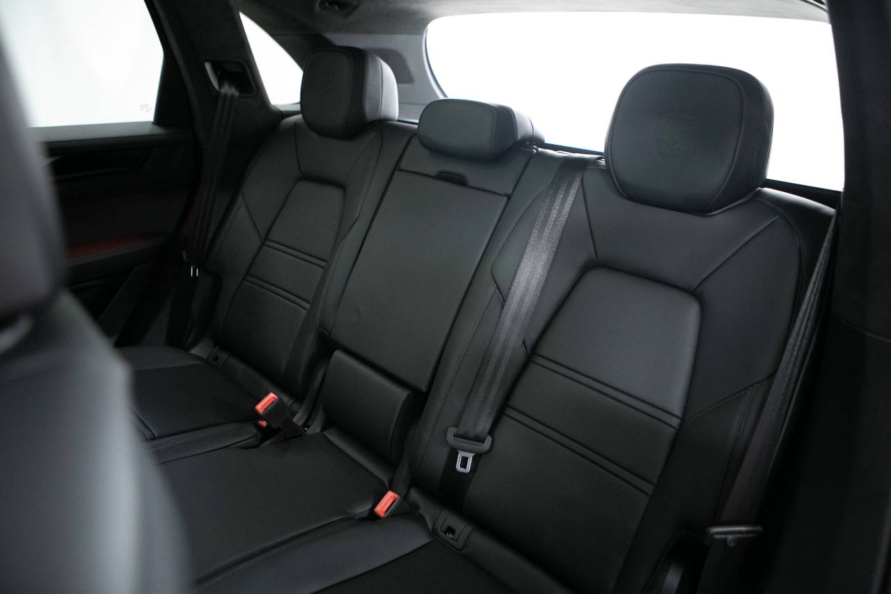 Thumbnail: 2026 Porsche Cayenne - 38