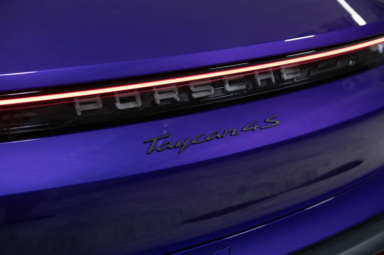 Thumbnail: 2026 Porsche Taycan - 15