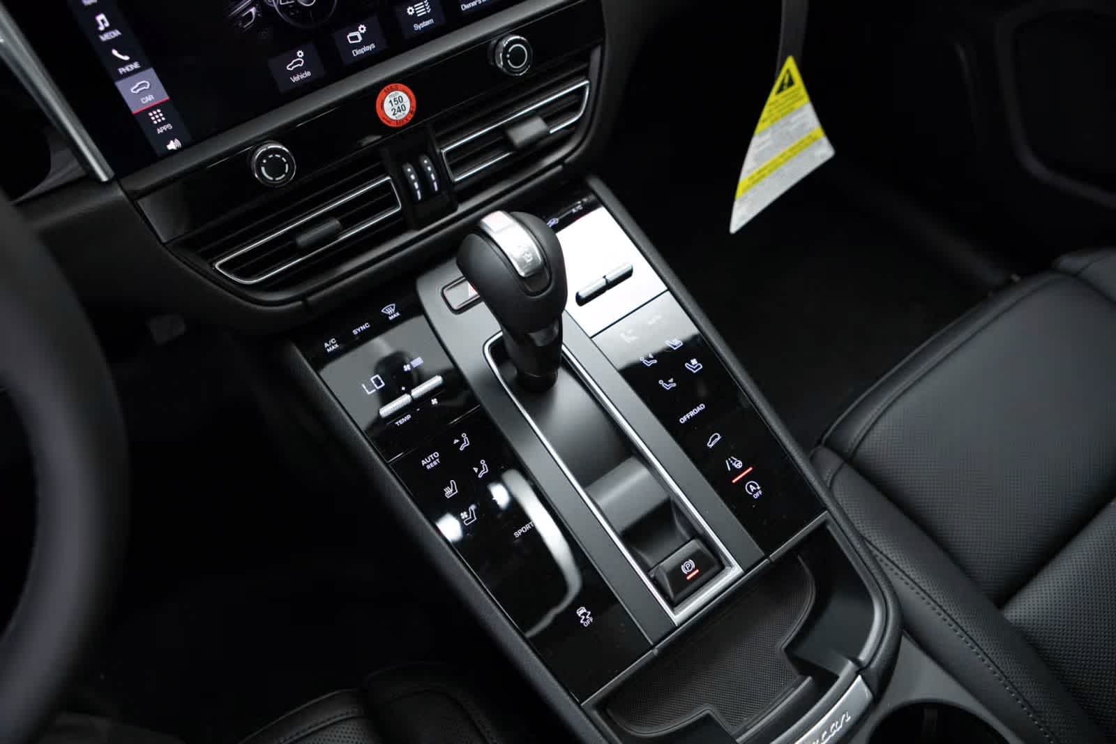 Thumbnail: 2026 Porsche Macan - 28