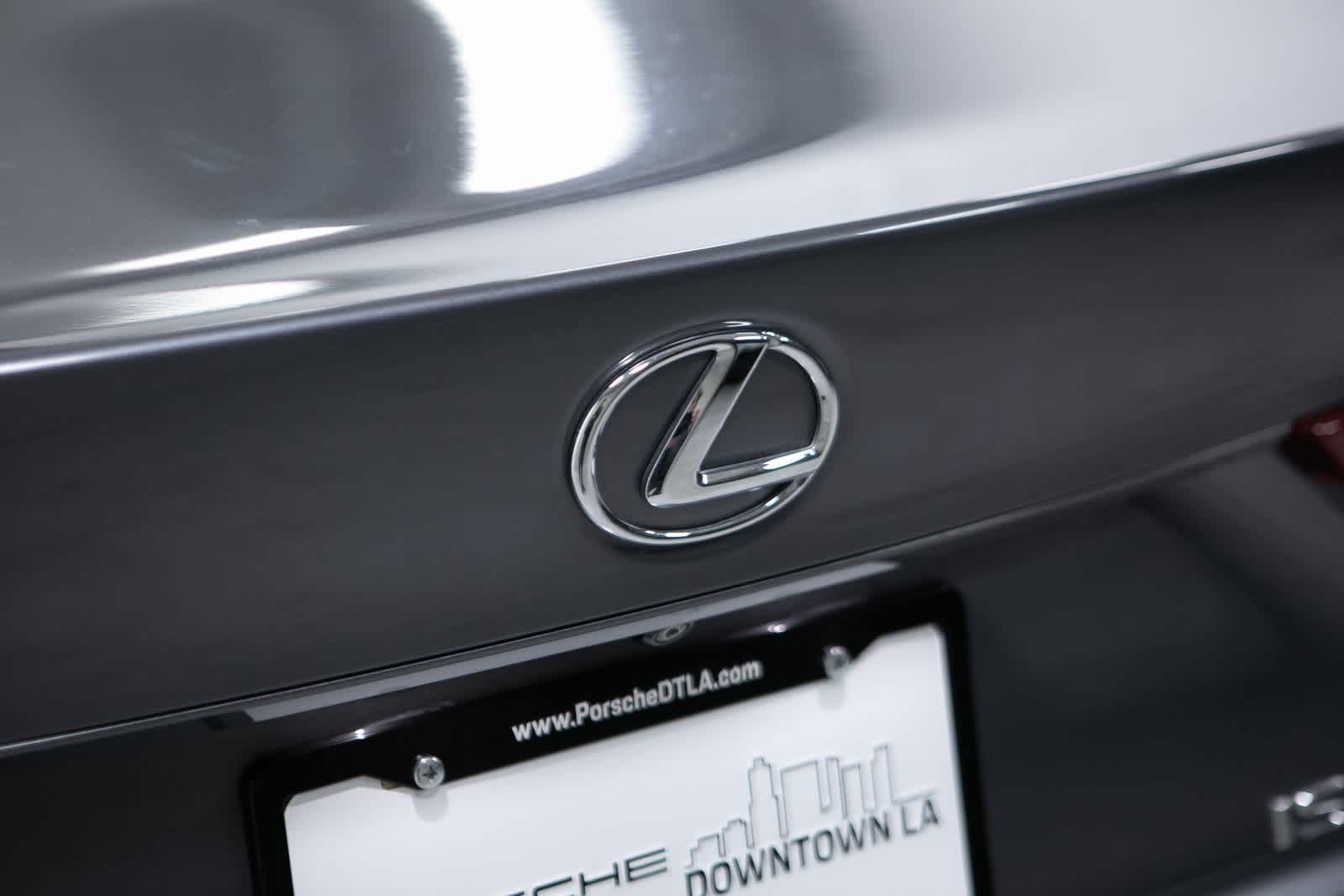Thumbnail: 2019 Lexus IS - 31