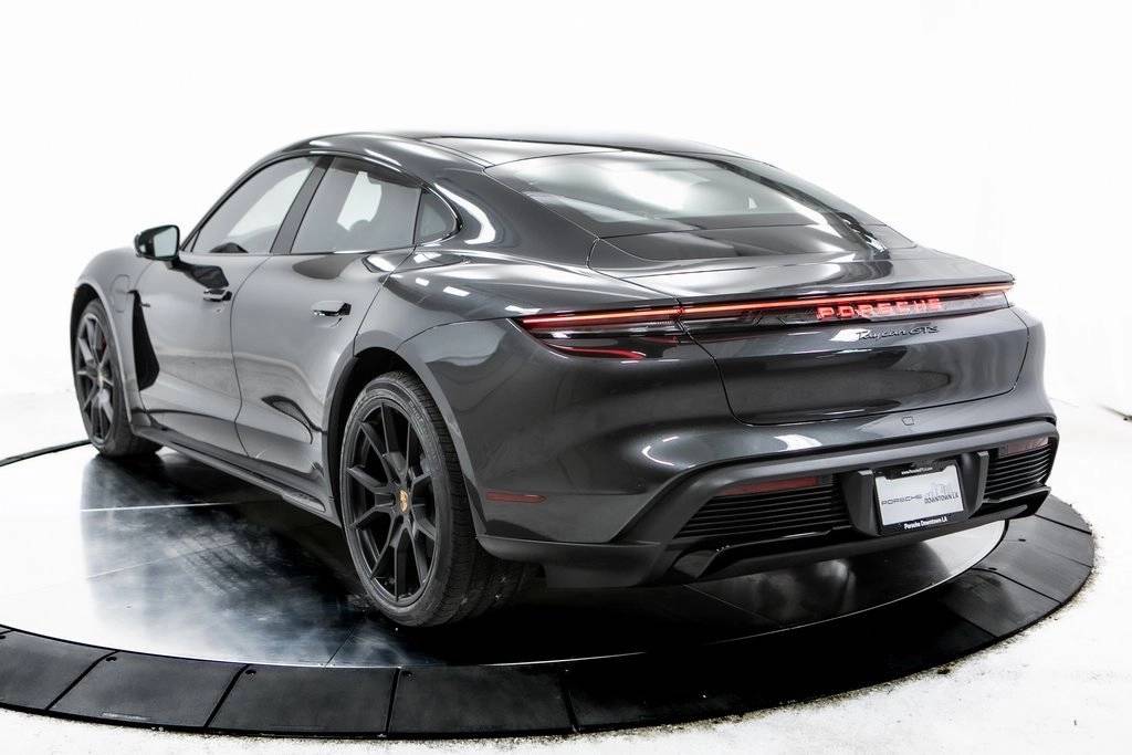 Thumbnail: 2025 Porsche Taycan - 3