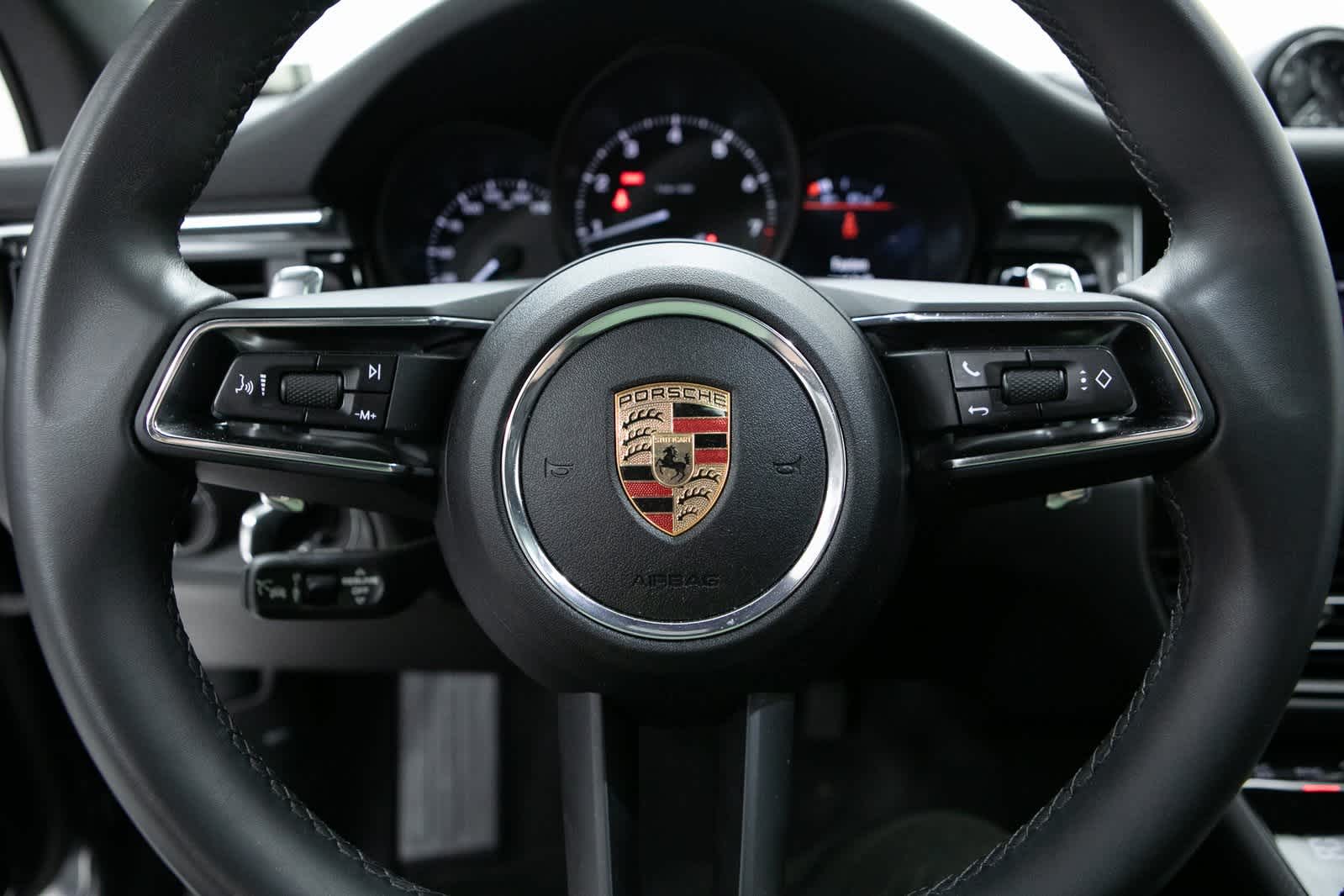 Thumbnail: 2025 Porsche Macan - 14