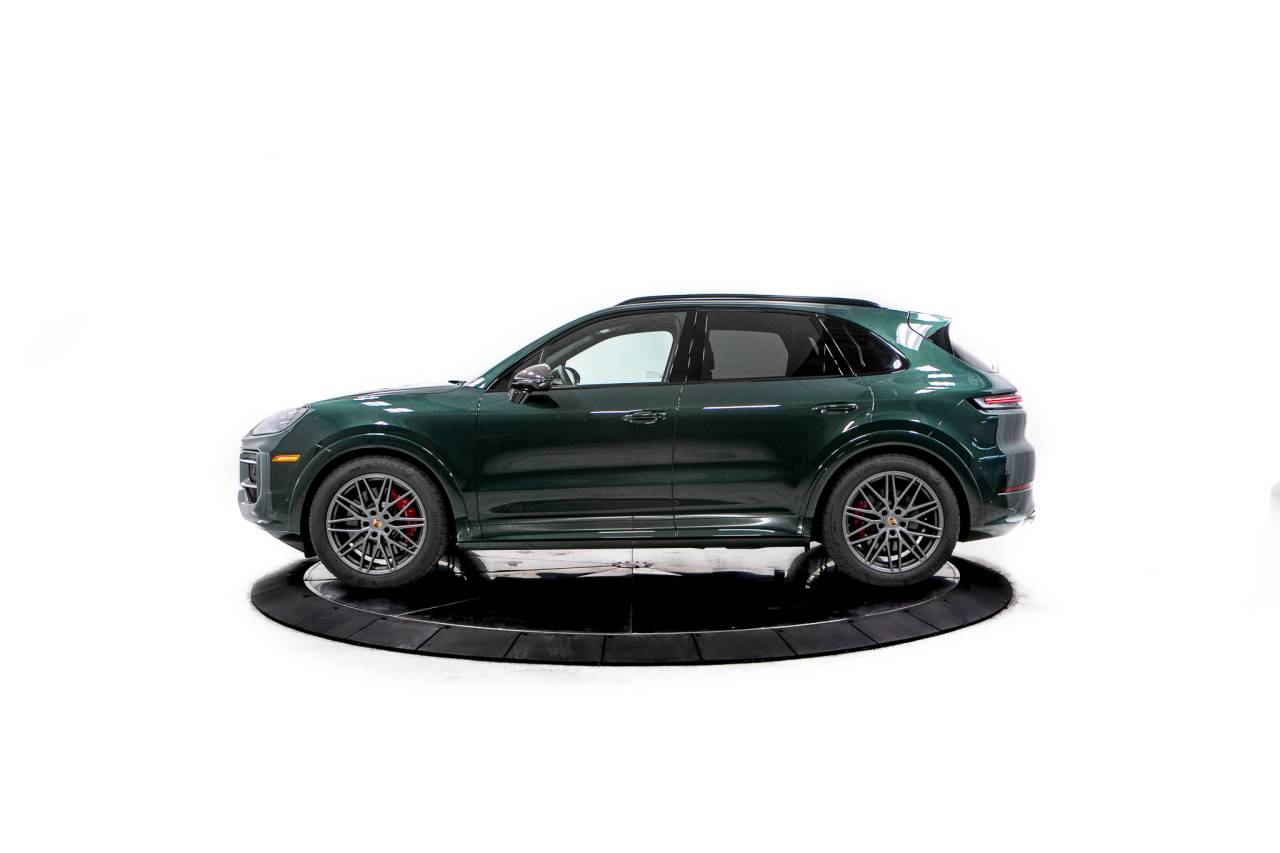 Thumbnail: 2025 Porsche Cayenne - 2