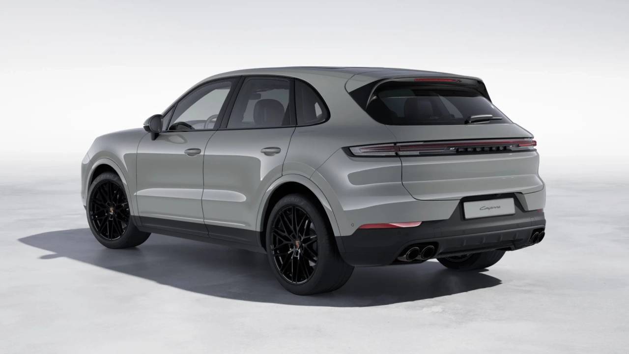 2026 Porsche Cayenne photo 2