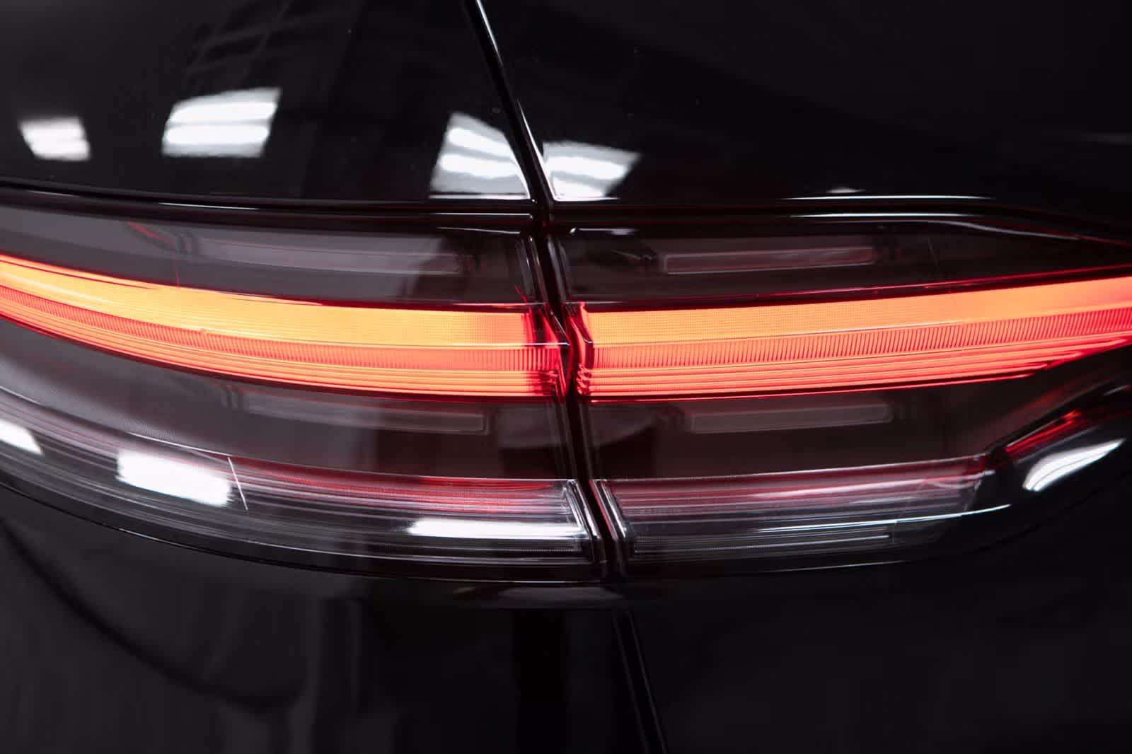 Thumbnail: 2026 Porsche Macan - 19