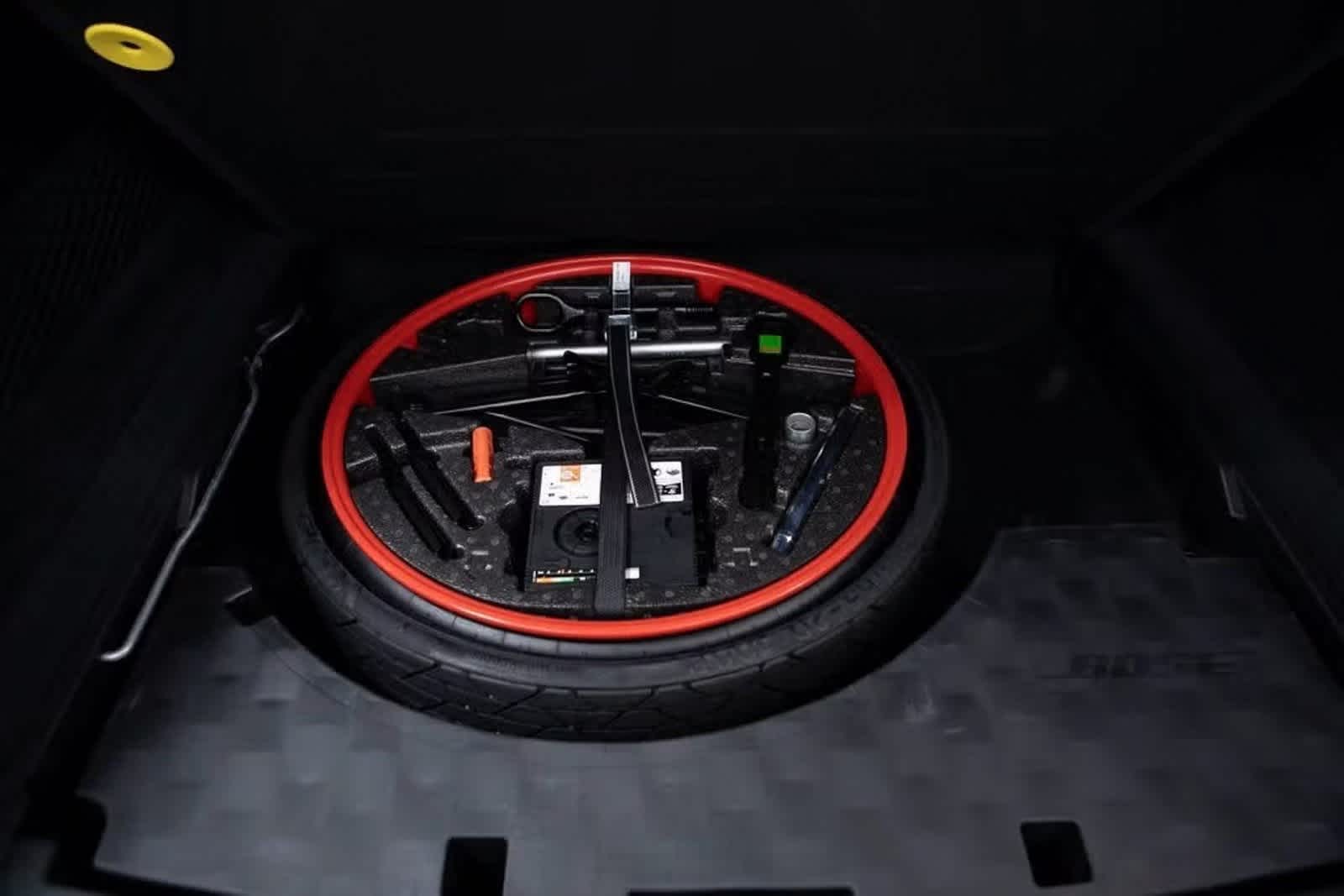 Thumbnail: 2025 Porsche Cayenne - 32