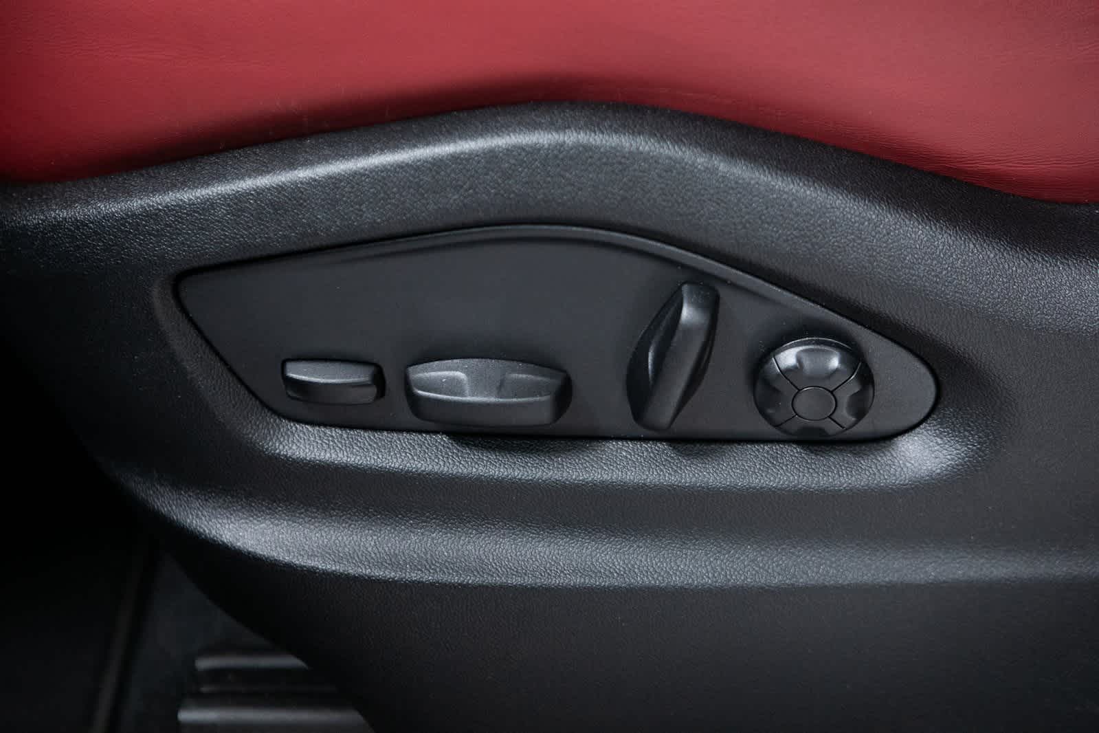 Thumbnail: 2023 Porsche Cayenne - 17