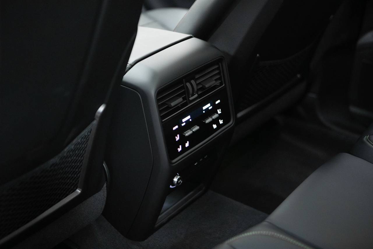 Thumbnail: 2025 Porsche Cayenne - 37