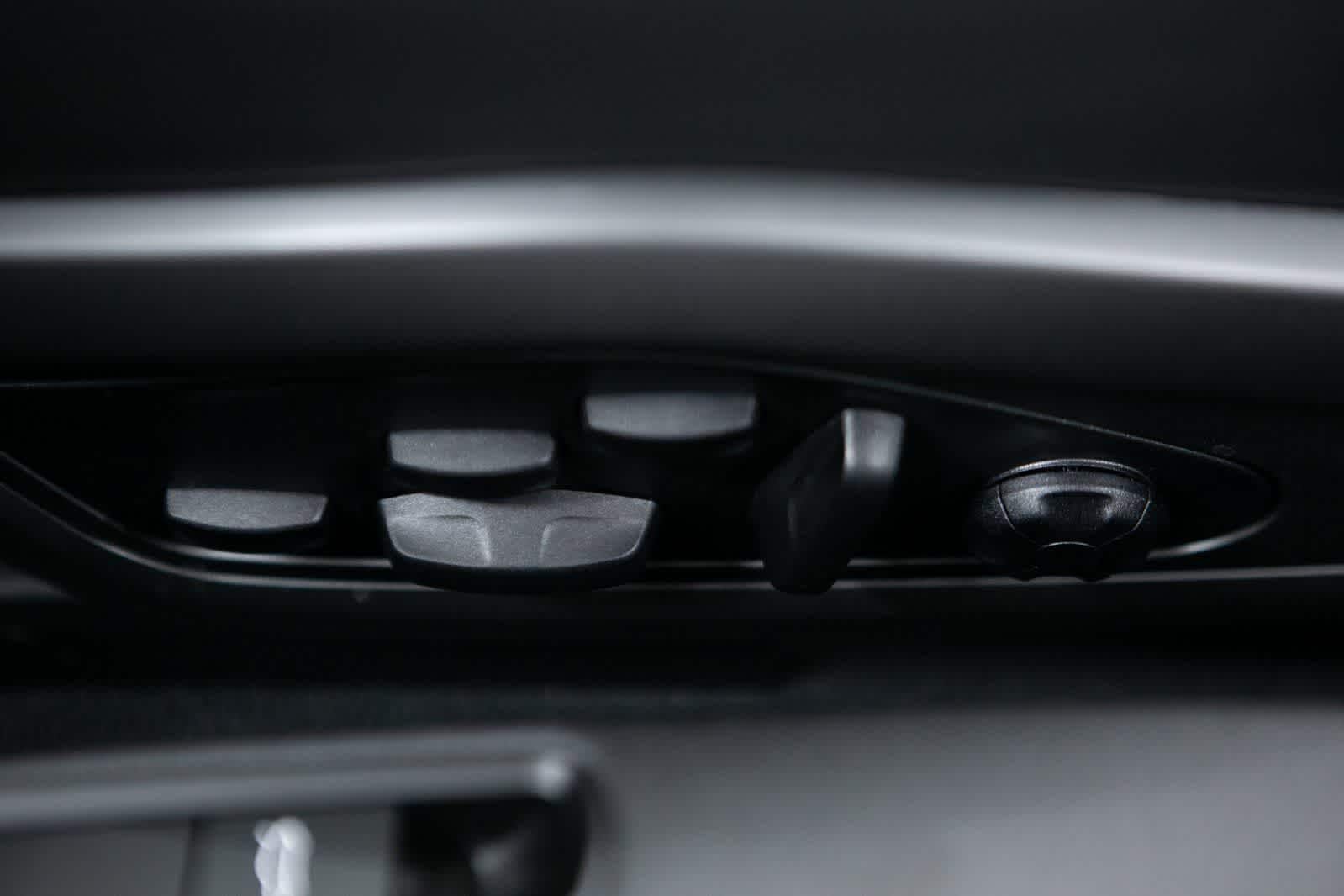 Thumbnail: 2025 Porsche 911 - 12