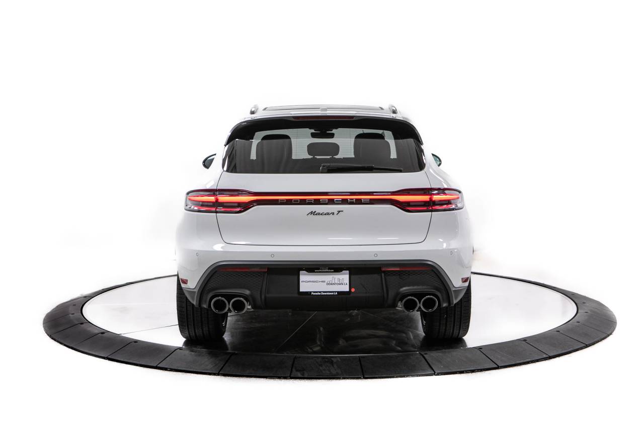 Thumbnail: 2026 Porsche Macan - 6