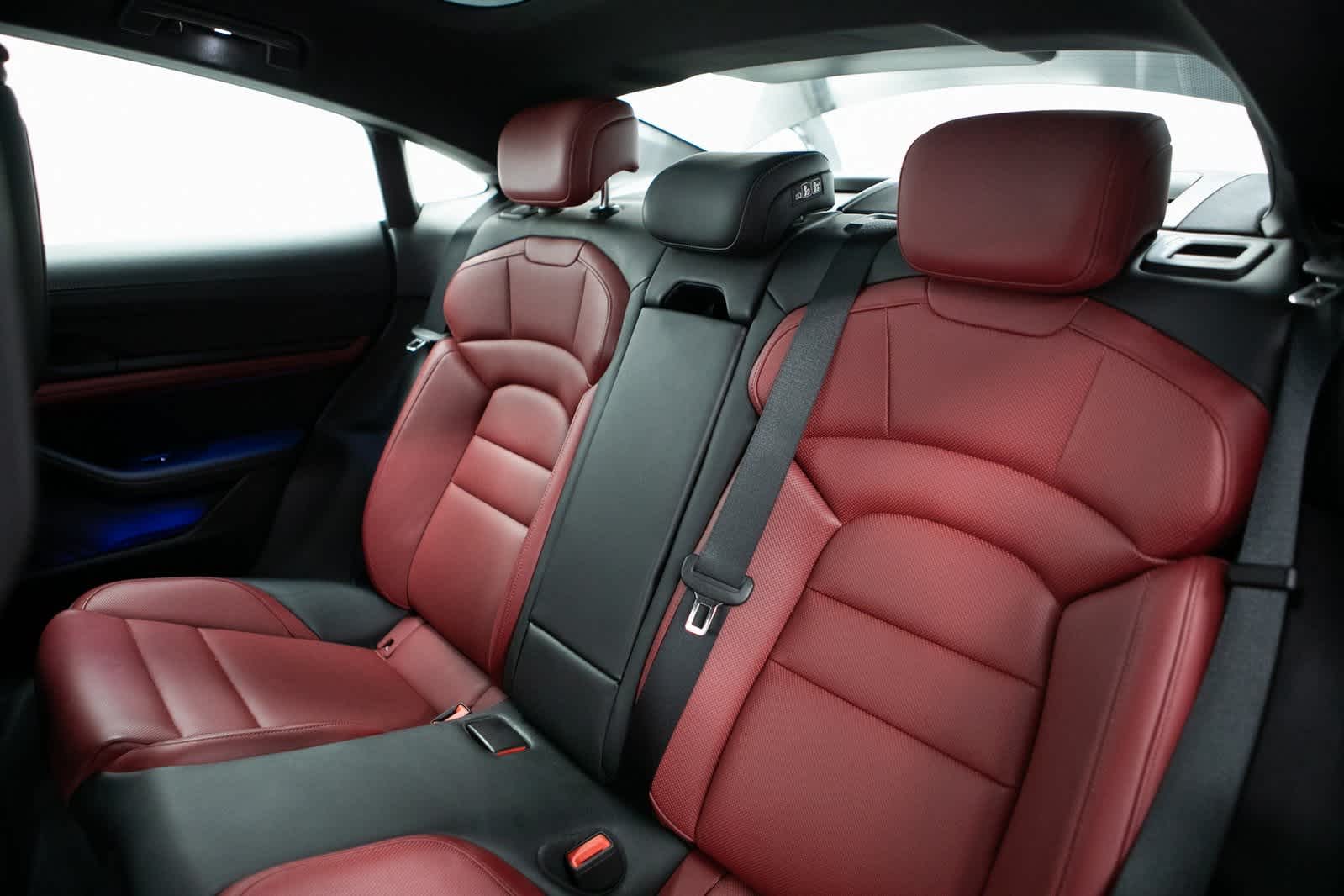 Thumbnail: 2024 Porsche Taycan - 30