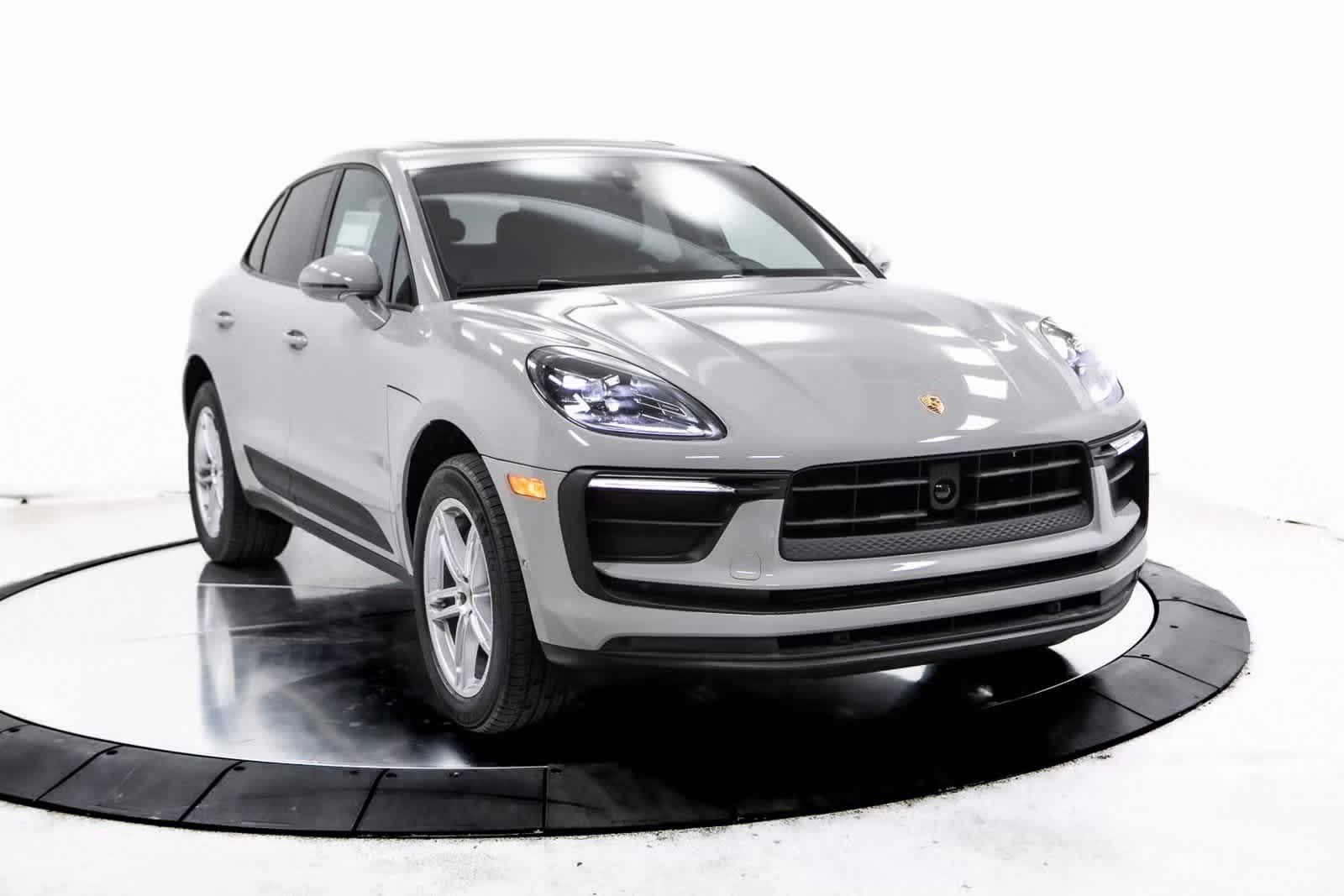 Thumbnail: 2025 Porsche Macan - 9