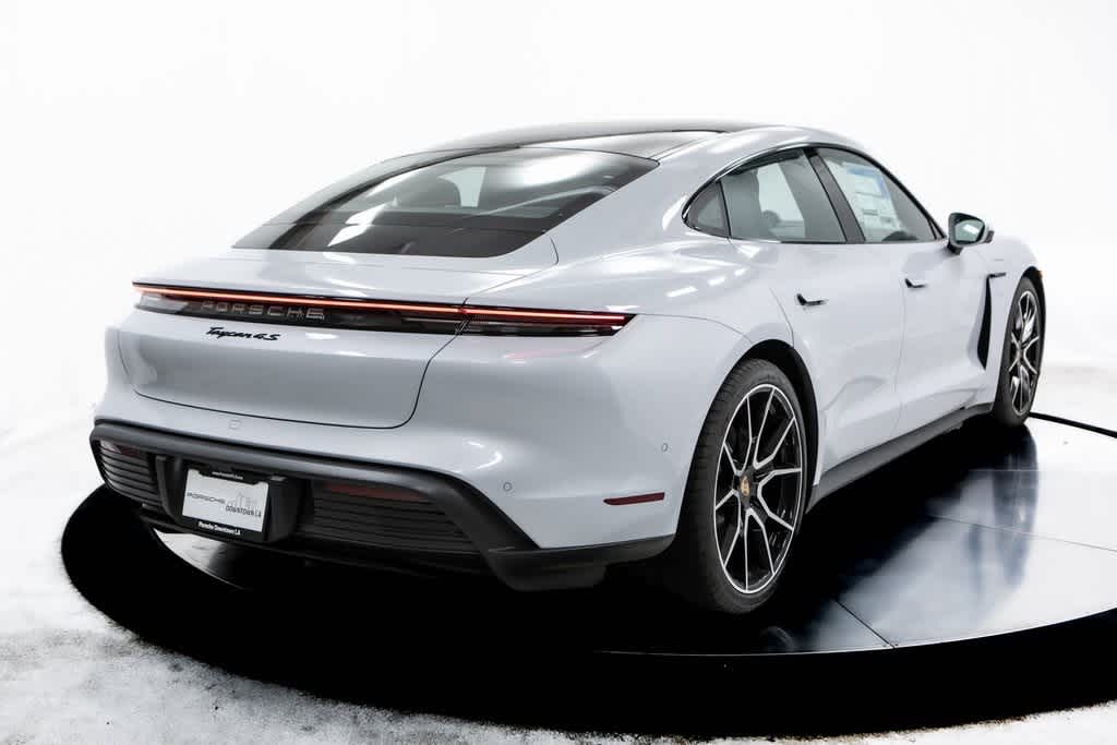 Thumbnail: 2025 Porsche Taycan - 7