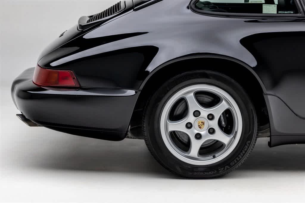 1992 Porsche 911 Carrera Hero Image