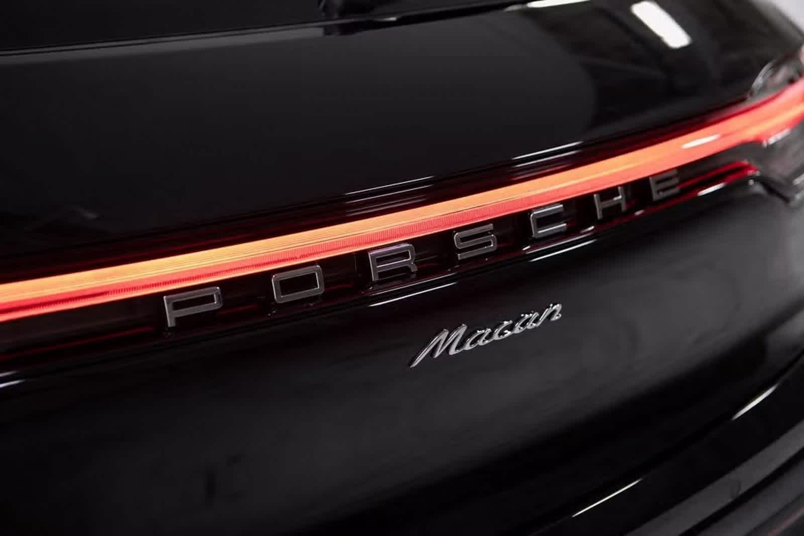 Thumbnail: 2025 Porsche Macan - 36