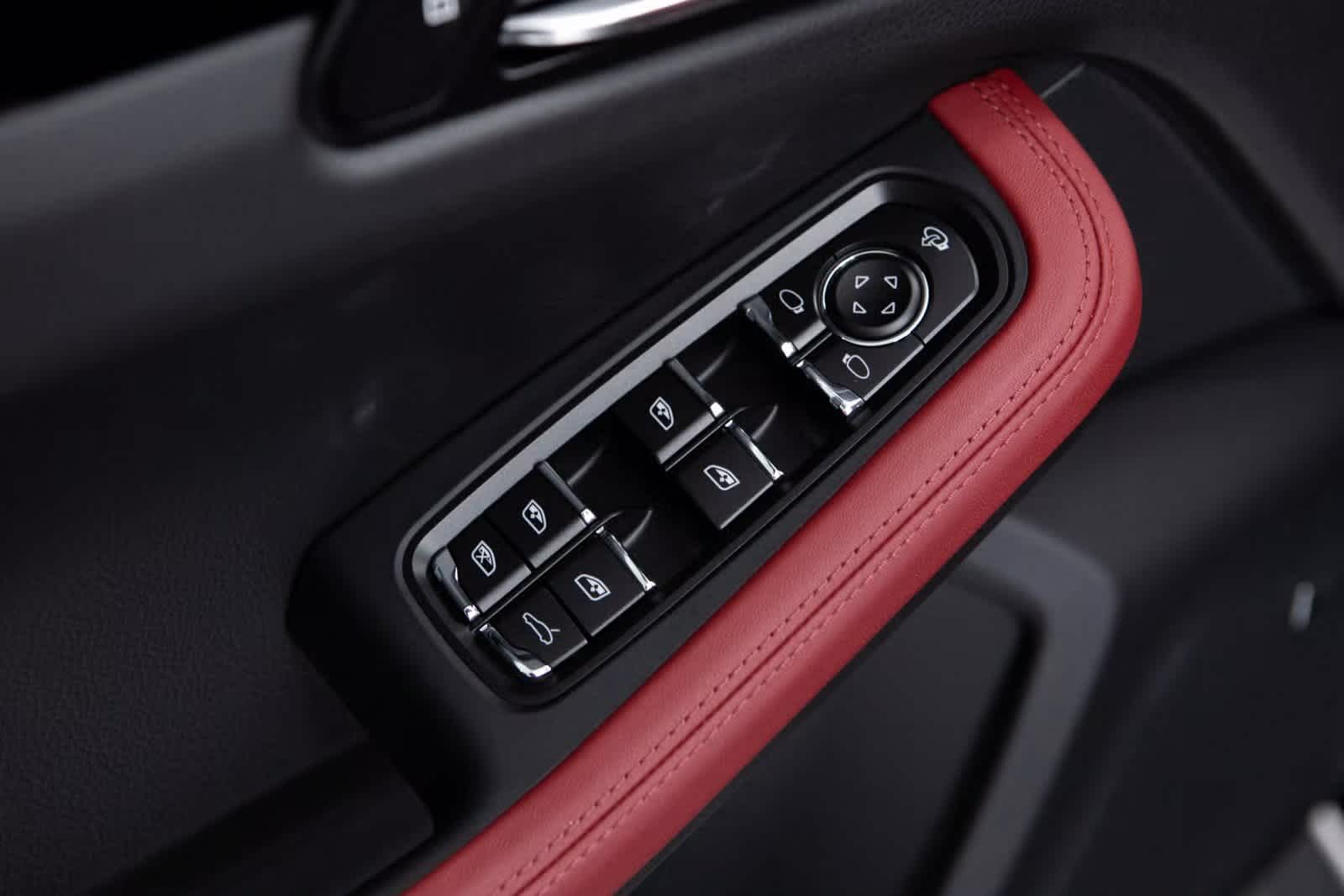 Thumbnail: 2025 Porsche Macan - 19